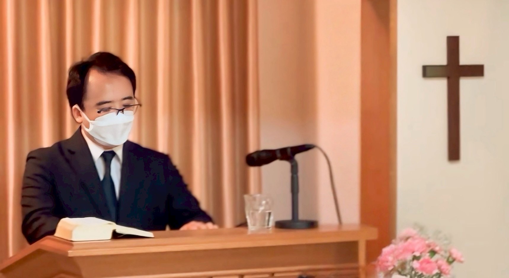 川崎キリスト教会 講壇